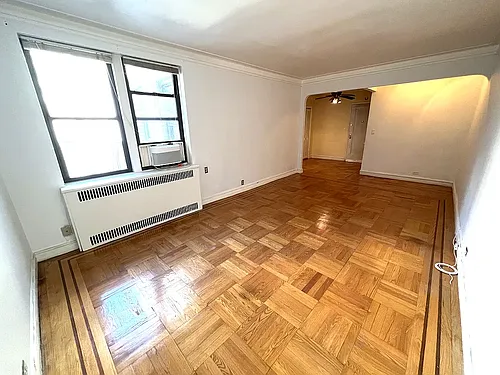303 E 37th St #6P Photo 1