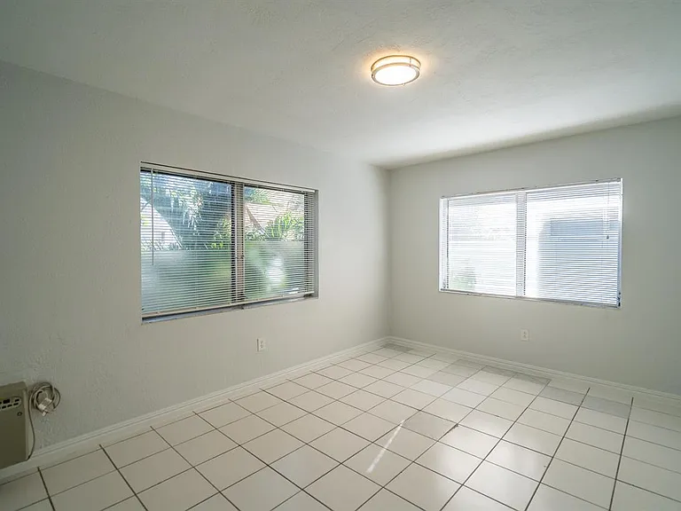 7640 Carlyle Ave #10B — Photo 13