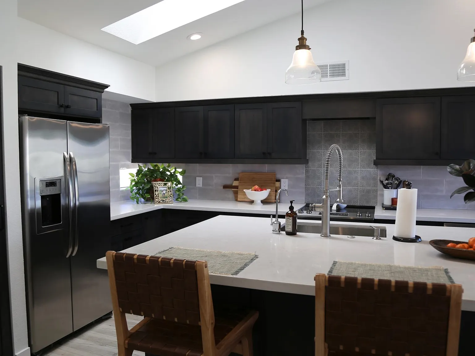 3 bed, 1680 sqft, $2,400 — Photo 2