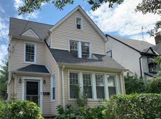 36 Jayson Ave, Great Neck, NY 11021