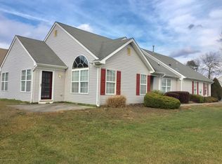 4 Round Valley Ln, Lakewood, NJ 08701