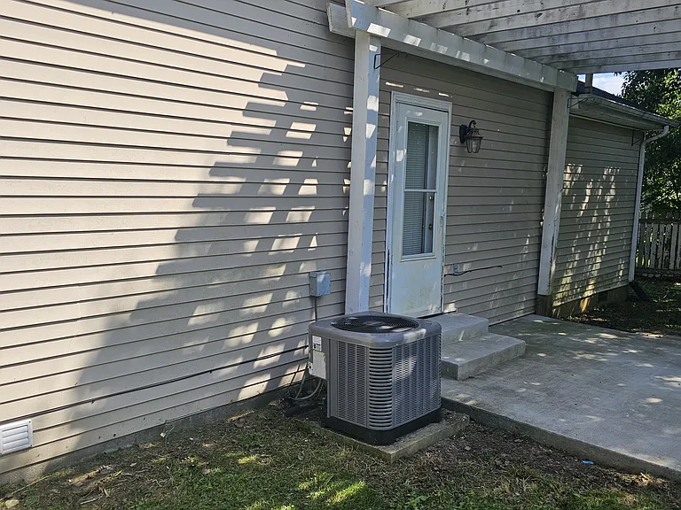 215 Strawberry Ct — Photo 17
