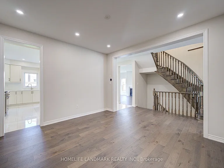 18 Kenneth Ross Bnd — Photo 19
