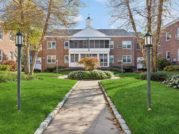 1367 Broadway #B19, Hewlett, NY 11557