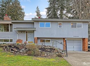 20046 33rd Ave NE, Lake Forest Park, WA 98155
