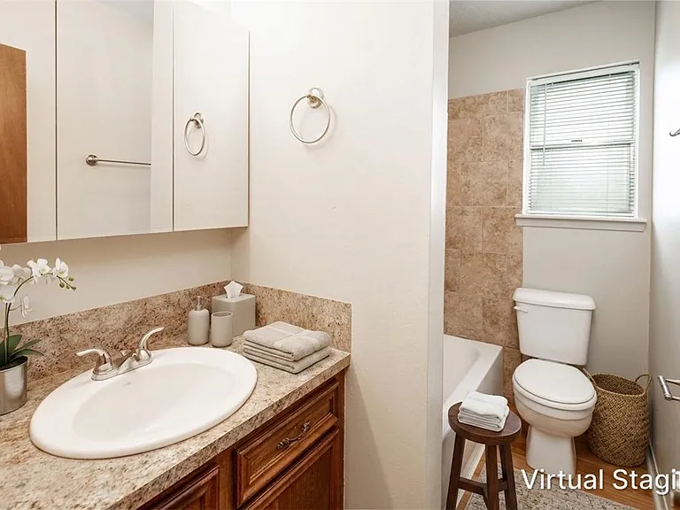 904 Holleman Dr — Photo 25
