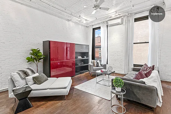 Sold by Triplemint | media 4