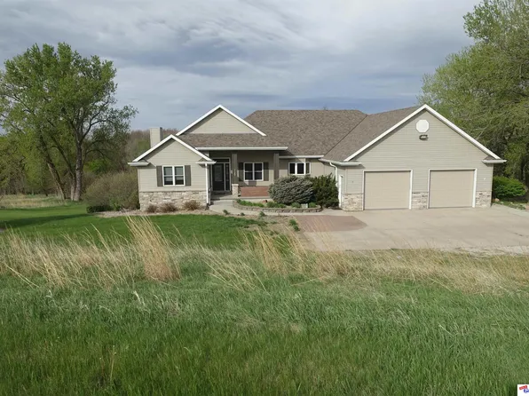 729 Arneal Rd, North Bend, NE 68649