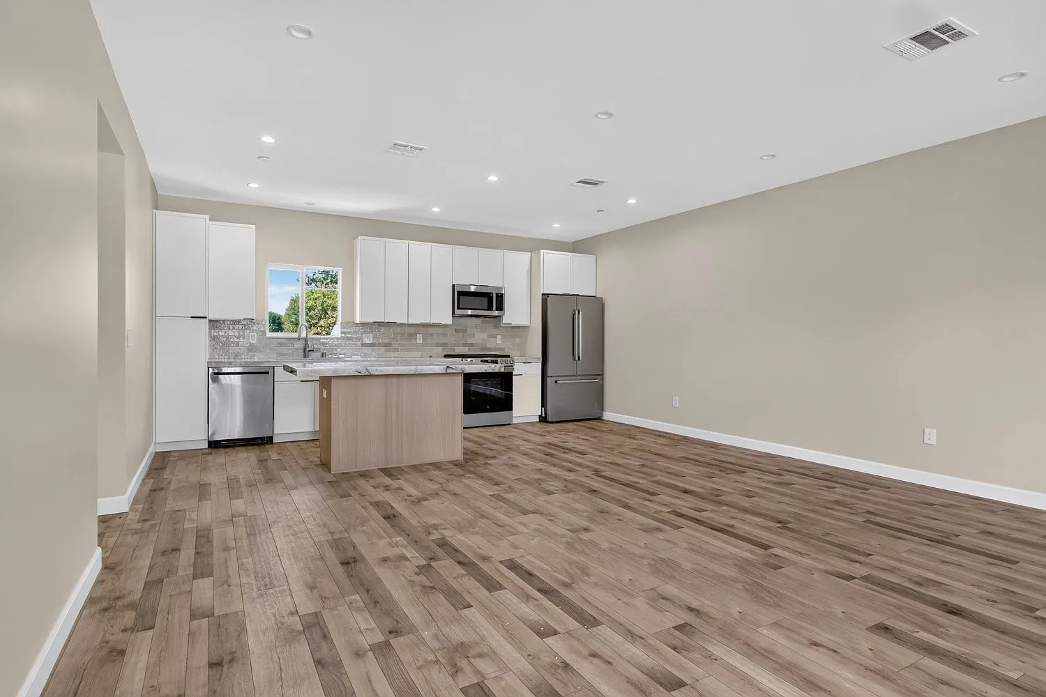 2 bed, 1148 sqft, $3,095 — Photo 1
