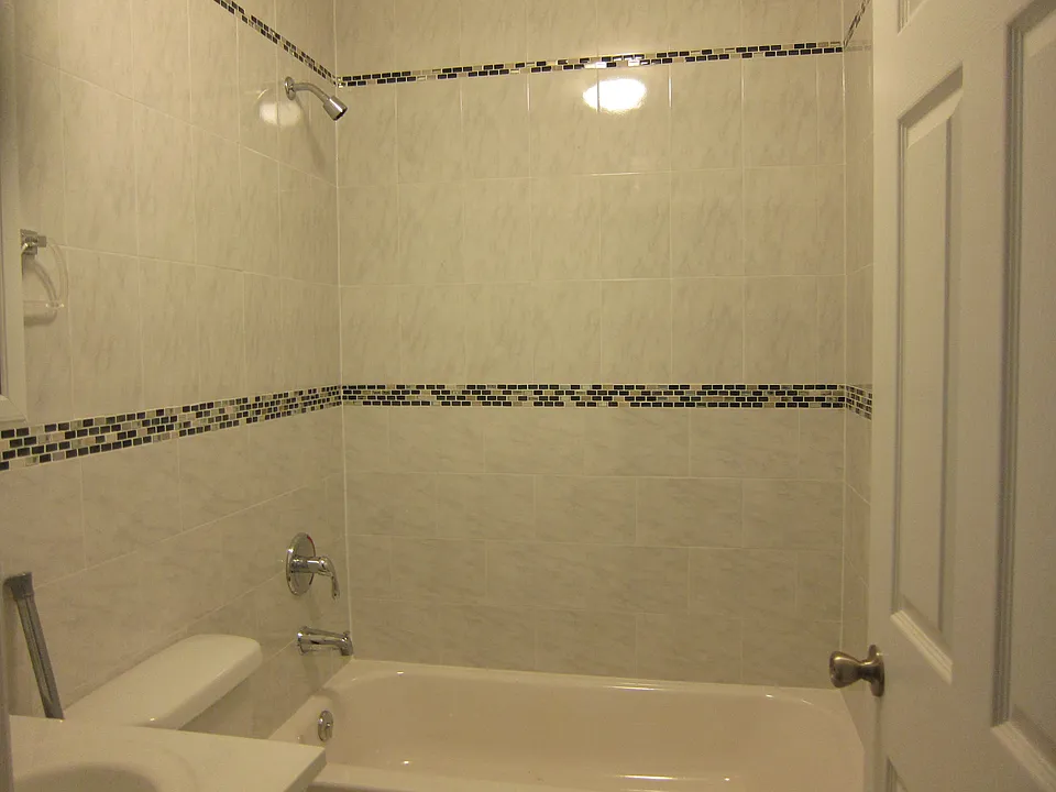 Main bathroom - All is new!