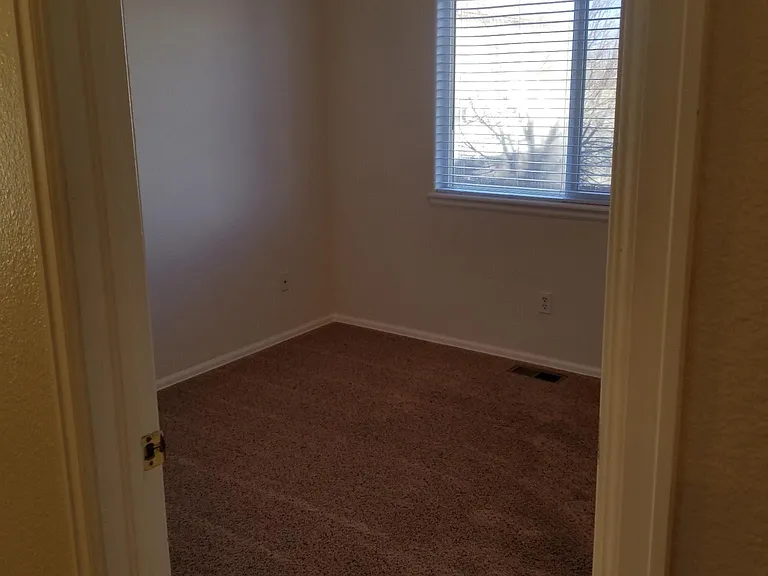 832 Pitkin Way — Photo 14