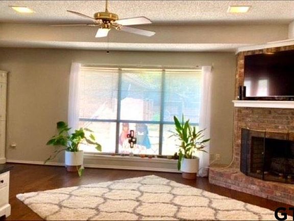 4th image of 1418 Kenny Dr