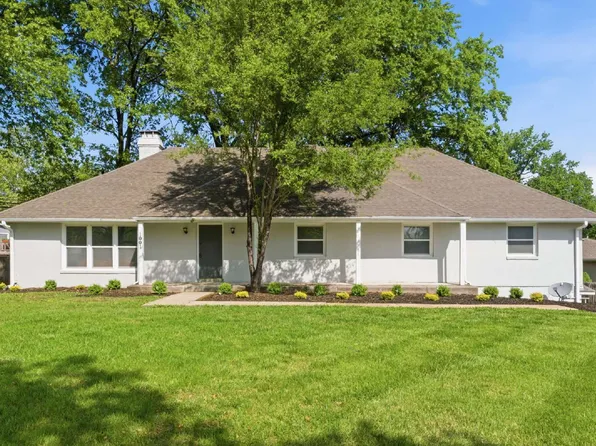 1001 Tam O Shanter Dr, Kansas City, MO 64145