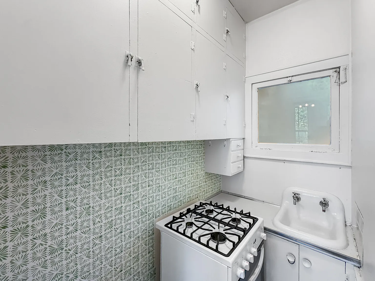 Studio, 399 sqft, $500 — Photo 4