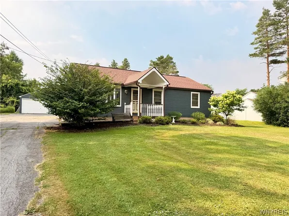 6975 Michael Rd, Orchard Park, NY 14127