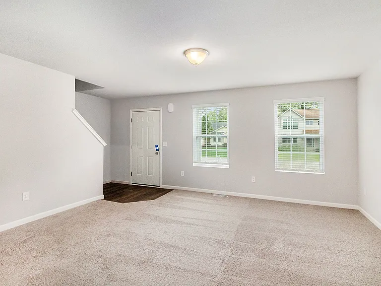 225 Wildflower Dr — Photo 7