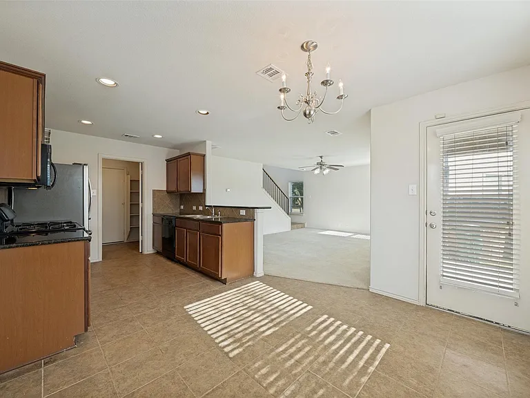 3500 Savage Springs Dr — Photo 4