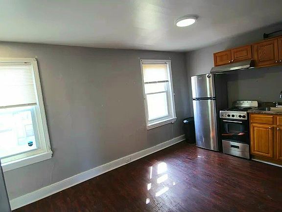 2nd image of 2341 E York St #3