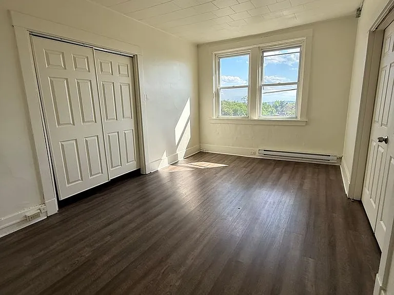 6 S Fremont Ave — Photo 22