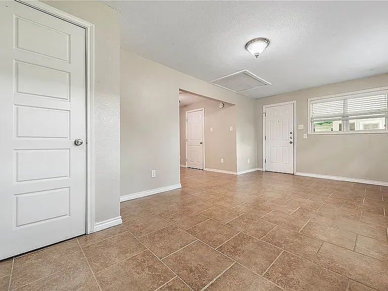 305 Francis Dr — Photo 24