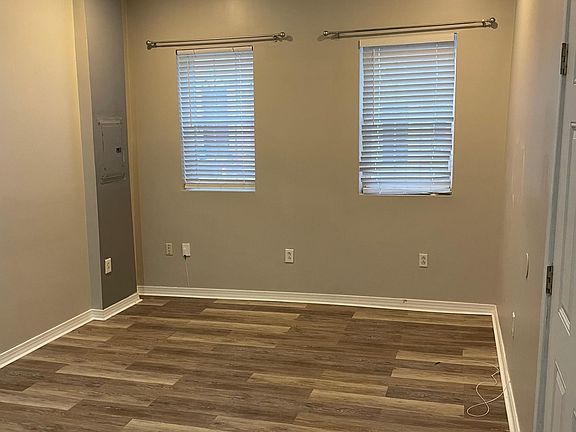 4th image of 909 S 21st St #1
