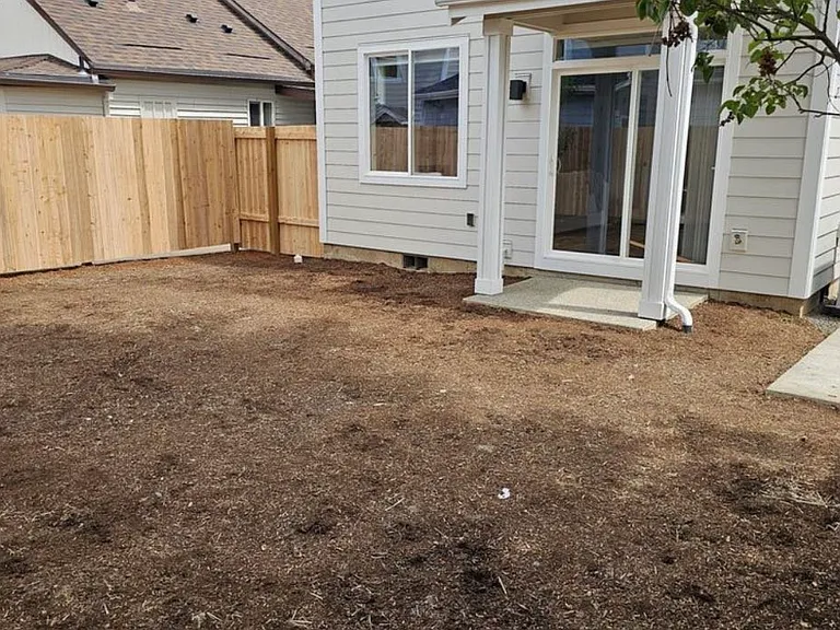 8807 N Dwight Ave — Photo 3