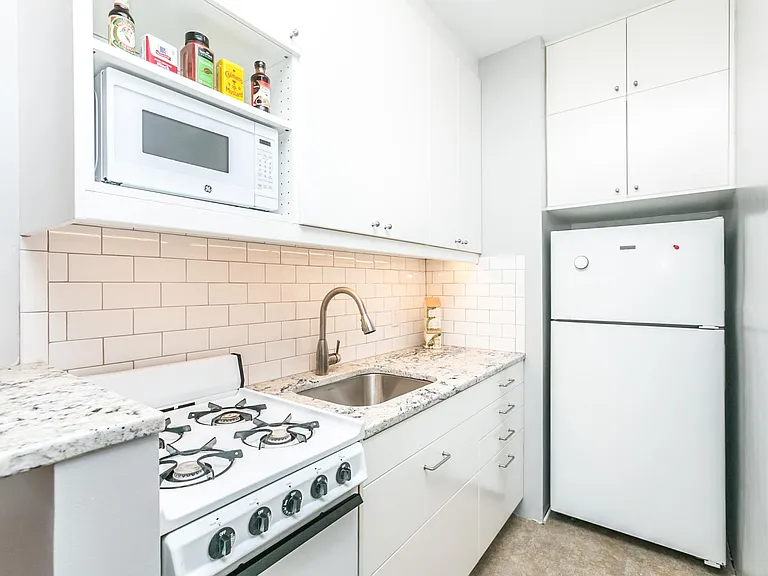 1210 Bolton St #3F — Photo 7