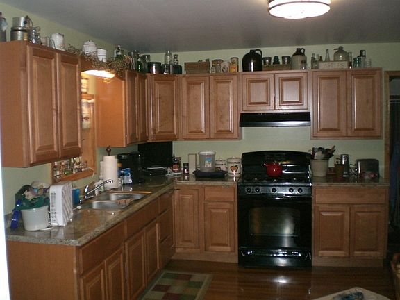 3rd image of 515 E Bald Eagle St