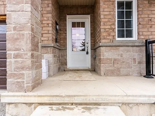 4 bed, $2,900 — Photo 3