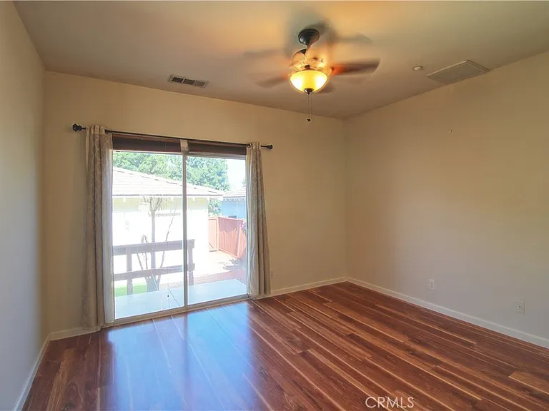 93 Orangewood Ct — Photo 8