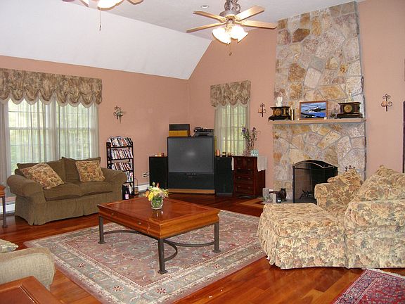 Family room to back