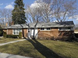 11 S Forrest Ave, Arlington Heights, IL 60004