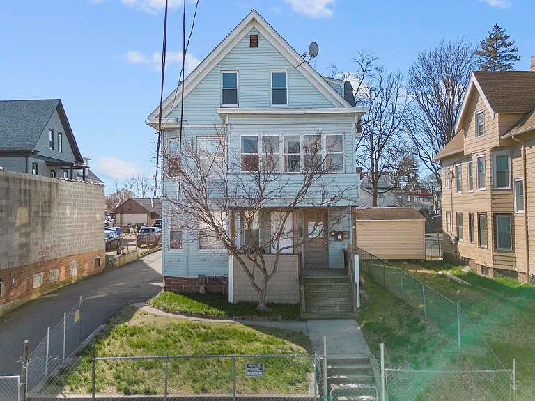 79 Hazel St #3 — Photo 23
