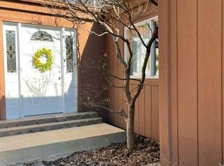 952 Imperial Point, Manchester, MO 63021