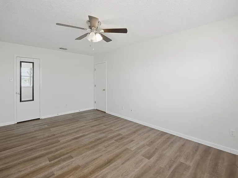 422 W Pecan Ave #C — Photo 17