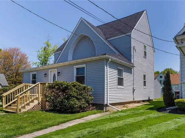 546 Harbor St, Conneaut, OH 44030