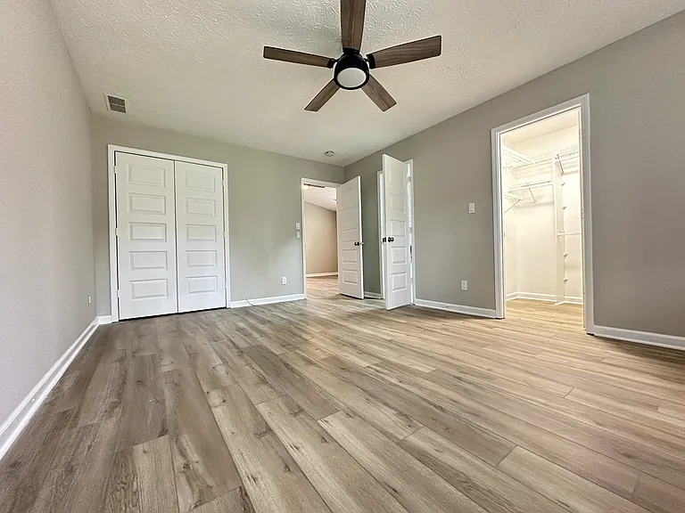 572-574 Wedgewood Dr — Photo 7