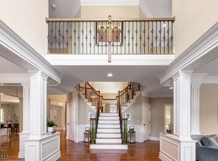 4 Treetop Ct, Berkeley Heights, NJ 07922