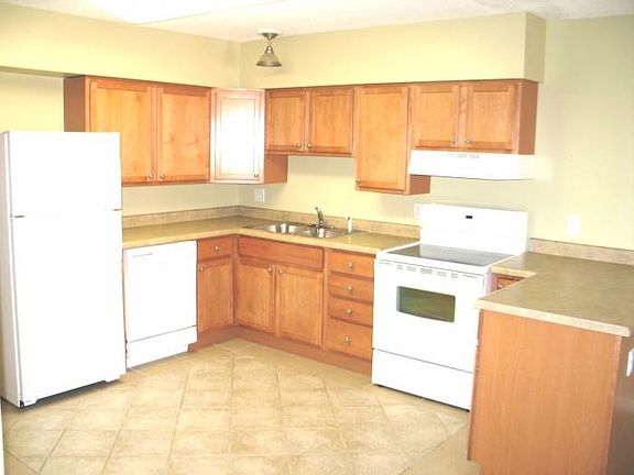 3rd image of 813 W Lovell St APT 110B