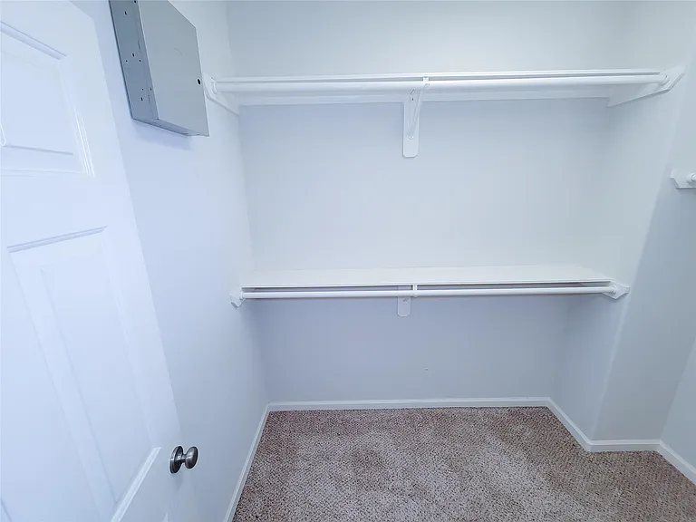 604 Reinerman St — Photo 38