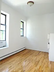 Rented by R New York