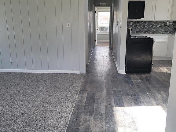 2nd image of 4723 Richmond St