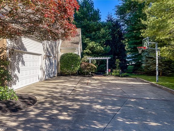 2nd image of 5808 Pinehurst Ct