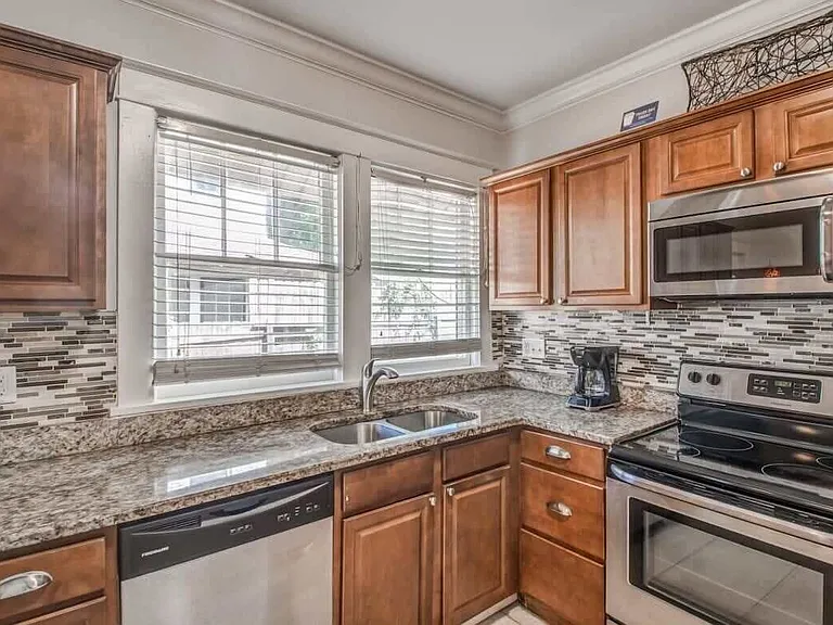 2385 Parkway Pl — Photo 30