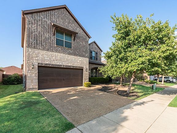 2nd image of 929 Lake Meadow Ln