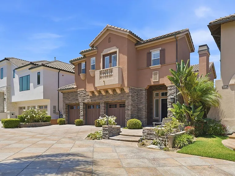 5571 Ocean Terrace Dr — Photo 3