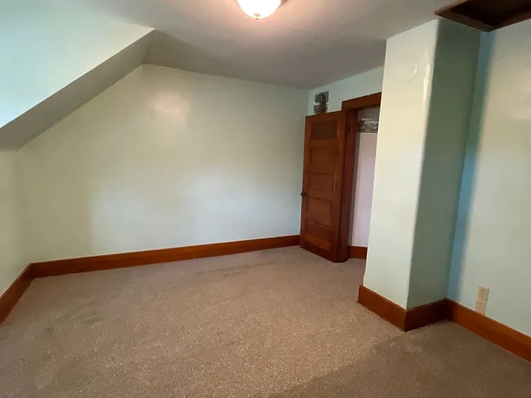 615 E 6th Ave — Photo 35