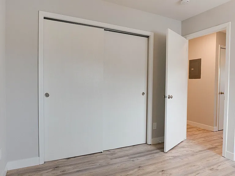 18 N Wickham Ct — Photo 20