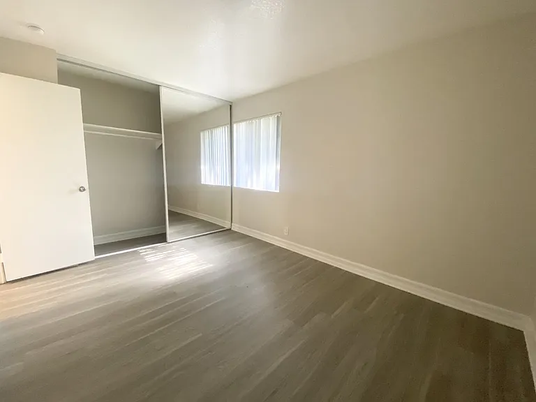 Chateau Spring Gardens Apartments — Photo 57