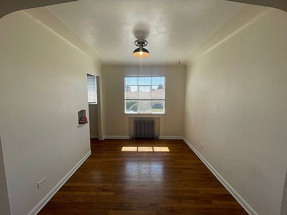 5th image of 1600 Winona Ct Unit 2